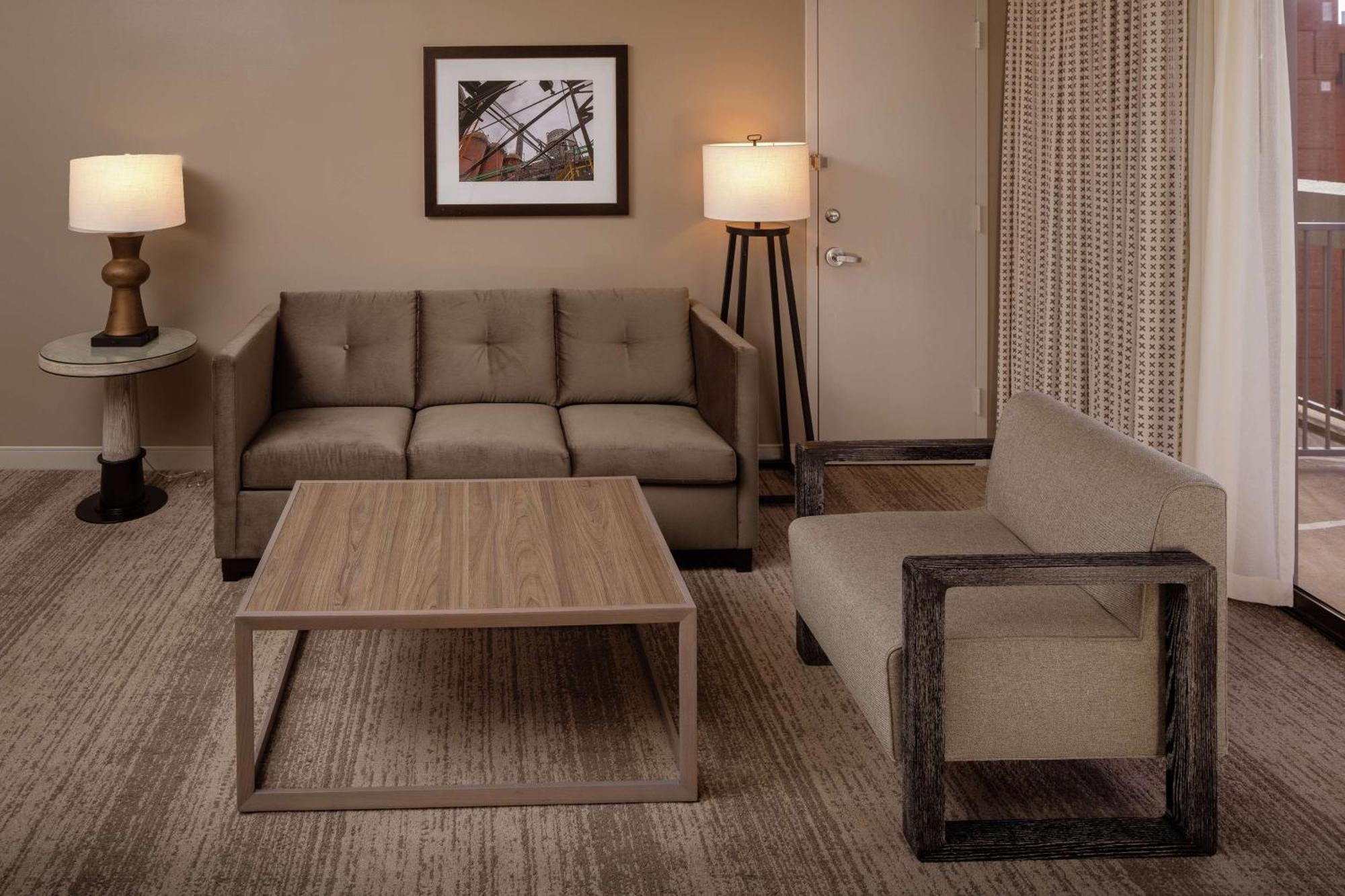 ฮิลตัน เบอร์มิงแฮม แอต ยูนิเวอร์ซิตี้ ออฟ อลาบามา แอต เบอร์มิงแฮม Hotel ภายนอก รูปภาพ